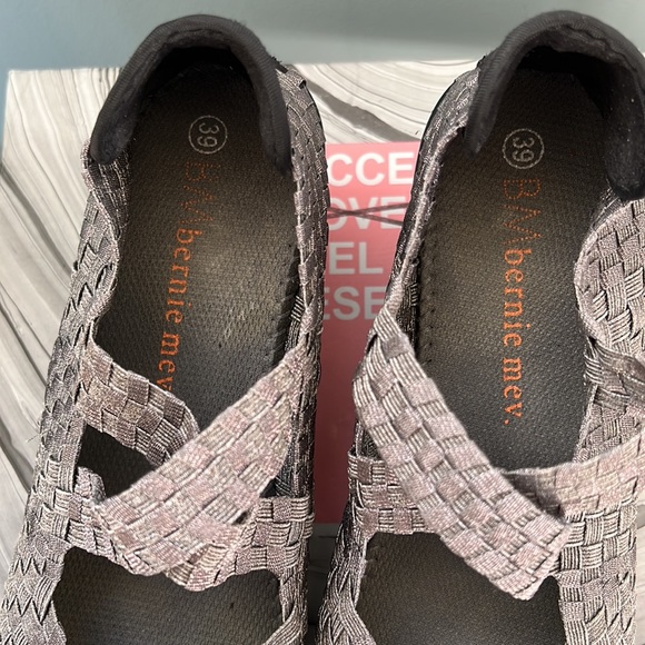 EUC Bernie Mev Woven Pewter Elastic Fabric Wedge Platform, Size 39 - Picture 4 of 10